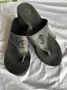 Guess Black Wedge Flip Flop Sandals Size 10 Logo Thong Platform